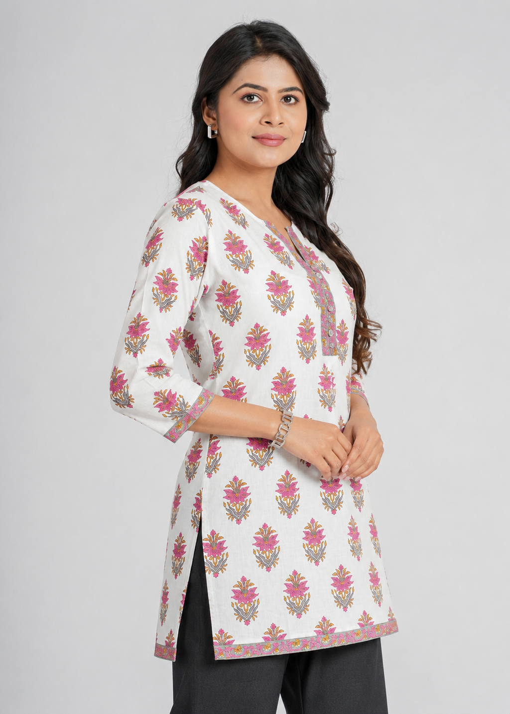 Women’s White Floral Printed Cotton Straight Kurti